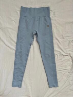 Cream yoga women’s size M sky blue athletic leggings